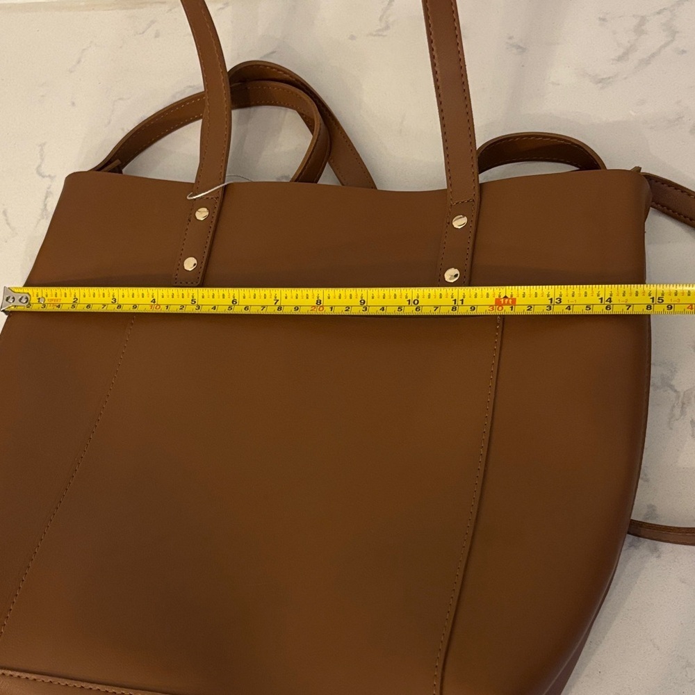 Henny + Lev Classic Tan Vegan Leather 2 in 1 Tote Bag with Front Pocket - Picture 8 of 9